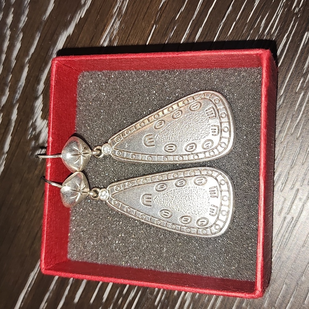 CHICOS NWOT SILVER EARRINGS